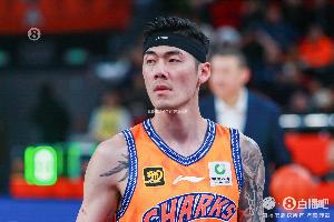 替補(bǔ)上來太準(zhǔn)了！劉錚8中7高效拿下17分 正負(fù)值+26