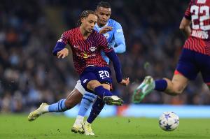 用時(shí)55場，哈維-西蒙斯收獲在萊比錫的首個(gè)梅開二度