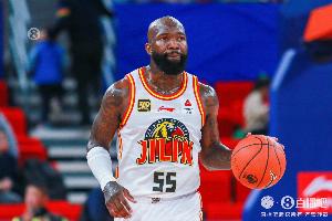 瘋狂反擊！次節(jié)吉林41-21凈勝深圳20分 一度反超比分