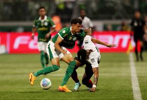 帕爾梅拉斯主席：曼城已正式報價雷斯，但這并不夠&我們?nèi)栽谡勁? >
                                        </div>
                                    </div>
                                    <div   id=