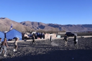 地震無(wú)情 人間有愛(ài)