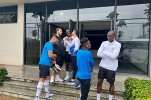 再見(jiàn)仍是朋友！馬萊萊?？谟鲆?jiàn)特謝拉、路易斯