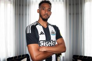 費內(nèi)巴切副主席：我們對凱利很感興趣，正在與紐卡進行談判