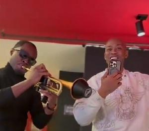 馬布里：文化輸出 把《月亮代表我的心》和“火鍋”帶給新朋友！