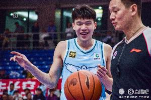 殳海：海外球員參選前贏得Klutch的垂青不多 這對(duì)小楊是成功的