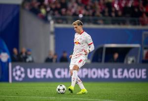 TA記者：瓦倫西亞考慮租借萊比錫中場球員埃爾馬斯