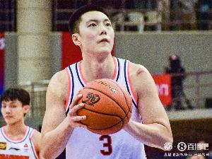 ??胡明軒全明星票數(shù)排名南區(qū)后場第3 球迷票數(shù)第3&媒體投票第5