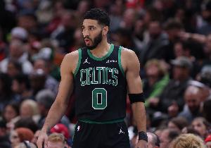 今天很猛！塔圖姆21中12攬30分6板4助2斷1帽 正負(fù)值+24冠絕全場