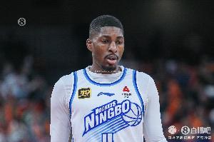 ??雙拳難敵四手！馬奇全場各種掄 39中20&三分18中7空砍60分！