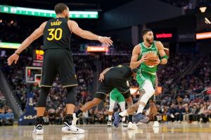 慘痛失利??勇士主場(chǎng)作戰(zhàn)僅得85分 狂輸衛(wèi)冕冠軍凱爾特人40分