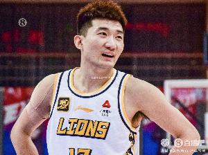 串聯(lián)不錯(cuò)！孫銘徽11中6拿到12分2板8助2斷1帽