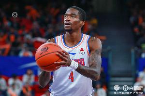 四川官方：薩姆納半月板損傷&需康復(fù)2-3周 近日他已返回美國