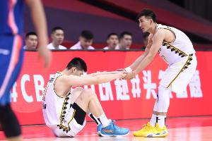 媒體人：廣廈有雙核+側(cè)翼好鋒線+外援給力 攻防均衡&年齡結(jié)構(gòu)合理