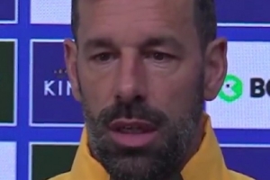 英超七連敗！范尼談下課：我專注于幫萊斯特?cái)[脫困境，我們很團(tuán)結(jié)