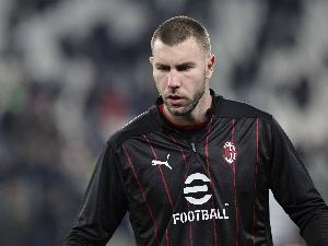 記者：斯圖加特有意帕夫洛維奇，米蘭正評估是否因傷病因素留下他