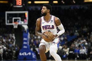 ??泡椒來了！喬治第三節(jié)扔進4記三分 攬14分3板帶隊反超比分！