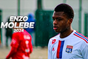 記者：未來幾天內(nèi)，切爾西準備加速引進17歲里昂前鋒恩佐-莫勒貝