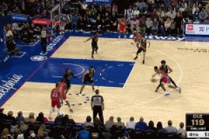 大發(fā)神威！喬治踉踉蹌蹌強攻內線上籃得手打進+加罰 騎士挑戰(zhàn)失敗