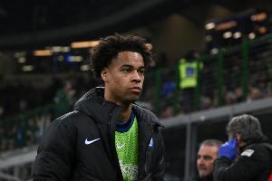 記者：黃潛在積極追求布坎南&蒙扎都靈有意，國米更想租給意甲隊