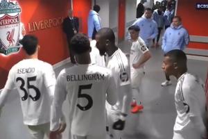 從獨(dú)自落寞靠墻到戴帽全隊(duì)相擁，殺不死你的只會(huì)讓你更強(qiáng)大??