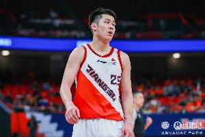 南區(qū)全明星替補(bǔ)！崔曉龍場均7分&命中率32.5% 羅凱文9.6分3.7板