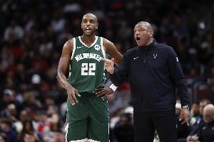 里弗斯：三巨頭通過戰(zhàn)術(shù)配合自然地得分 米德爾頓今天狀態(tài)正佳