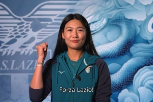 拉齊奧官推曬楊莉娜拜年視頻：祝大家蛇年行大運(yùn)，闔家幸福! ?