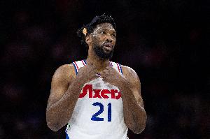 麥凱恩：恩比德在我受傷后給我打了視頻電話 他給了我很多幫助