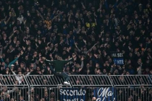 見(jiàn)證勞塔羅戴帽！官方透露共有71600名球迷現(xiàn)場(chǎng)觀看國(guó)米3-0摩納哥