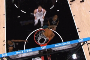 裁判沒吹！祖巴茨跟進補籃命中 保羅不滿&瘋狂比劃進攻干擾球！