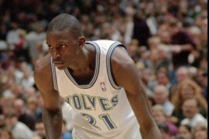 KG：你以為我喜歡狼隊(duì)老板那個(gè)XX？我們來NBA就是工作&拿錢回家