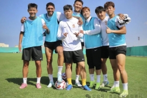 記者：劉小龍接近加盟青島西海岸，正隨隊(duì)在迪拜拉練只差官宣