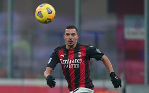 意媒：米蘭德比半場時(shí)，本納塞爾與孔塞桑就換下自己一事激烈爭吵