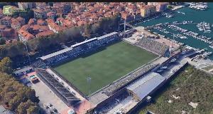 威尼斯禁止羅馬球迷現(xiàn)場觀戰(zhàn)，因擔心羅馬替烏迪內(nèi)斯報復(fù)威尼斯