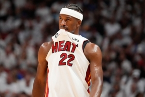 揭秘|巴特勒&熱火的鬧劇如何走到必須交易收?qǐng)觯渴胧鞘敕歉鲌?zhí)一詞