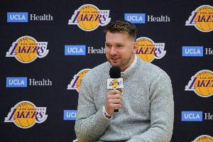 富保羅：東眉互換讓人震驚&這是生意 哈里森想要濃眉很久了