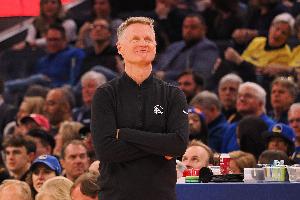 火箭VS勇士述評(píng)：缺真核申格硬仗成色不足 科爾神仙陣容原地自爆