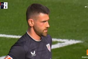 歐洲杯冠軍門將??烏奈-西蒙超巨失誤 帶球直接被對方鏟進球門！