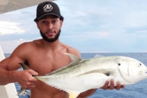 這魚什么水平？西蒙斯曬出海釣魚Vlog?????