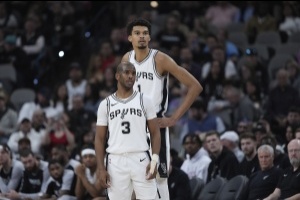 ??保羅文班技巧賽卡bug！莫布里：如果那招有效 我們可能會(huì)效仿