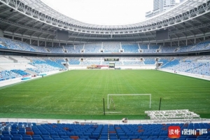 視覺享受！記者：深圳市體育中心體育場(chǎng)觀眾席與球場(chǎng)距離僅9米