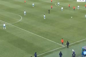 ??帶牌入場！羅森文替補未登場時進場停球，馬寧果斷出示黃牌