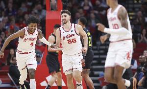 火箭VS爵士首發(fā)：阿門、杰倫-格林、狄龍、小賈巴里、申京