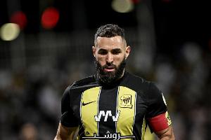 本澤馬：如果C羅認(rèn)為自己歷史最佳那是他的看法，我更喜歡大羅