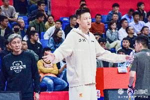 周鵬：第一個(gè)以主教練身份參加全明星的首發(fā)球員 是個(gè)全新的嘗試