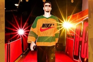 火箭眾將紅毯秀??申京墨鏡配條紋線衫 杰倫騷氣黑皮褲 白魔痞帥