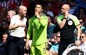 前曼聯(lián)教練：C羅因?yàn)槟挲g無法滿足滕哈赫的持續(xù)高壓逼搶要求