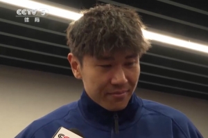 鐵漢柔情！三鎮(zhèn)球員劉奕鳴探望患病小球迷時哽咽