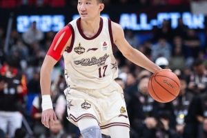 三分沒開！孫銘徽出戰(zhàn)22分鐘 13中8&三分5中0得到16分4板4助4斷