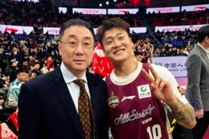 趙睿：該干正事兒了 三分還得練 要不然又成互聯(lián)網(wǎng)反面教材了hhh